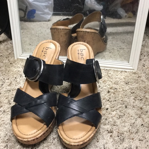 B. O. C. Wedge sandals - Picture 2 of 4